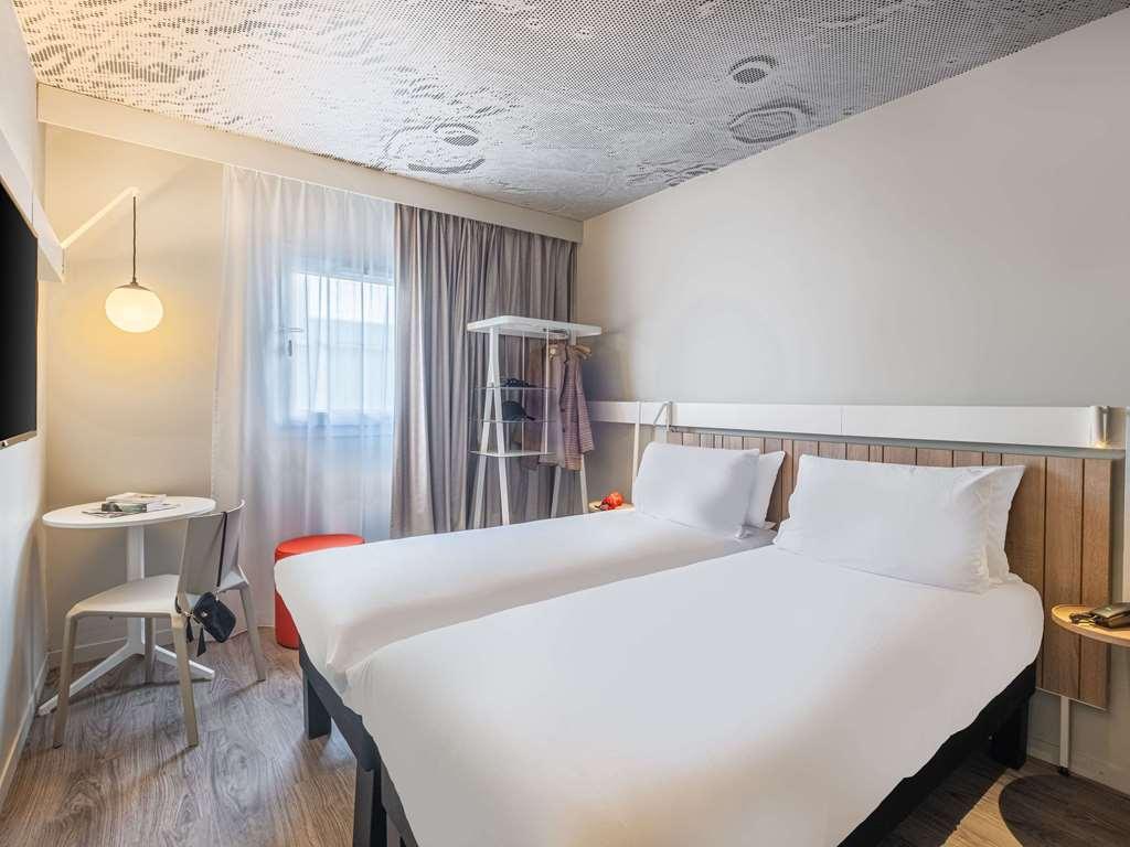 Ibis Nantes Treillieres Hotell Rum bild