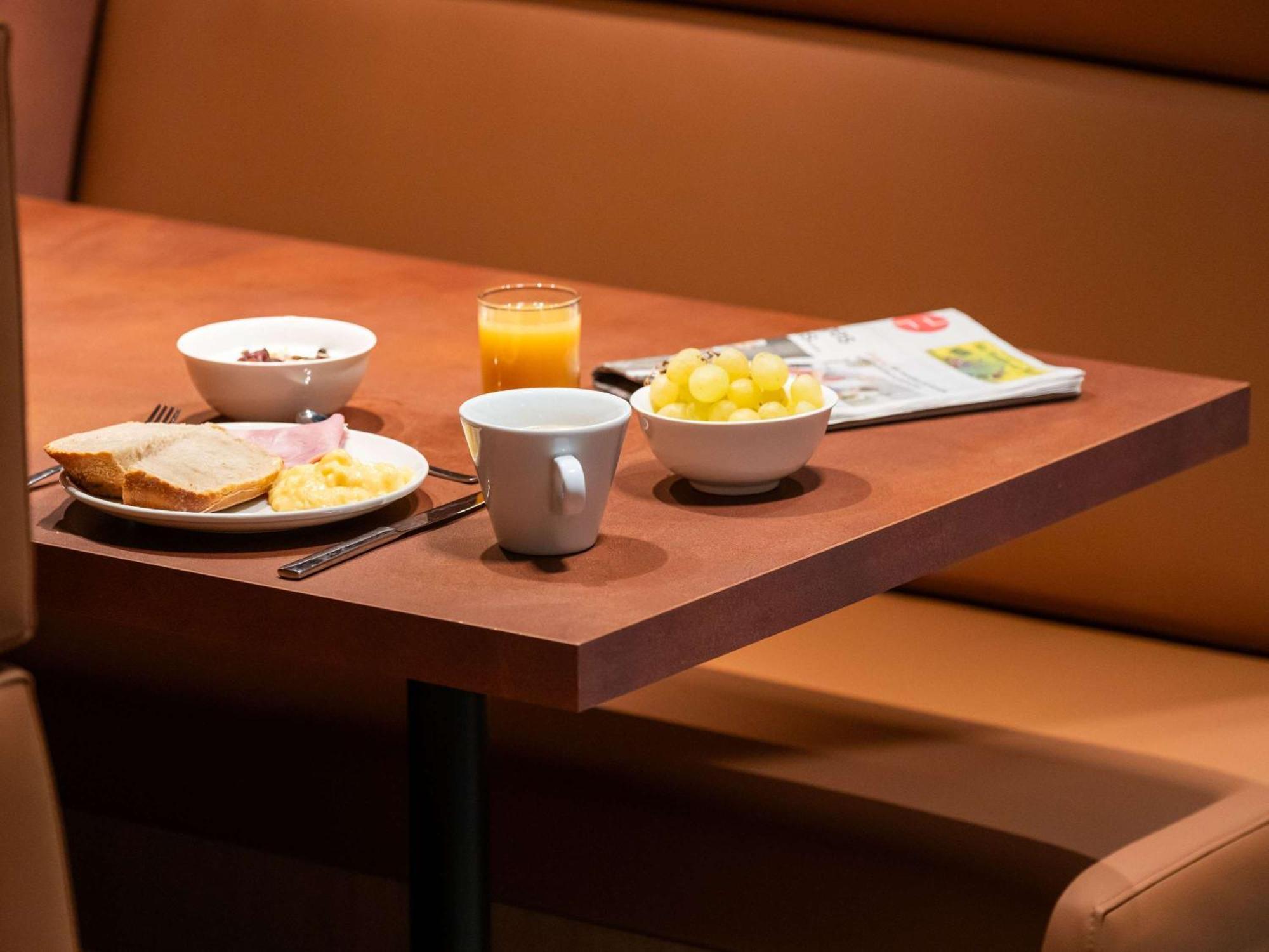 Ibis Nantes Treillieres Hotell Exteriör bild